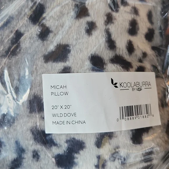 Set Of 2 Koolaburra by UGG Animal Print Faux Fur Throw Pillows. New W/ Tags. - Picture 5 of 7